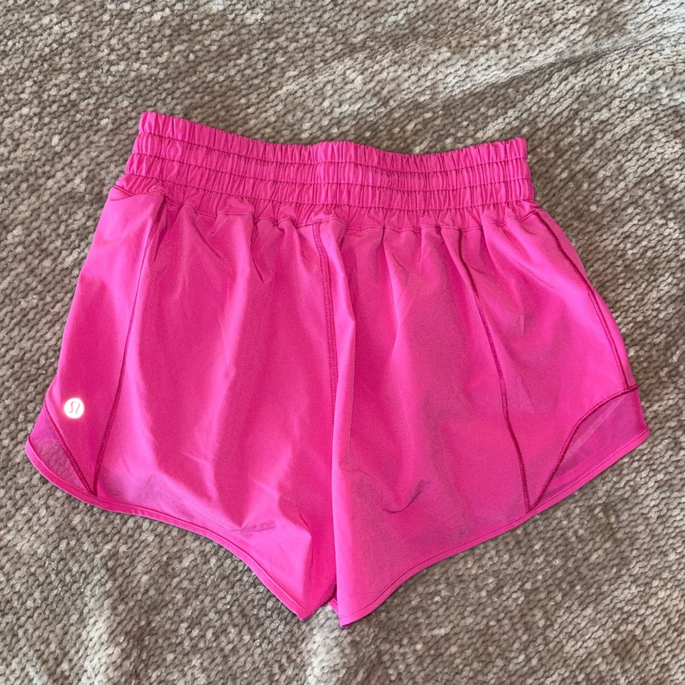 Lululemon Hotty Hot 2.5” High Rise Short